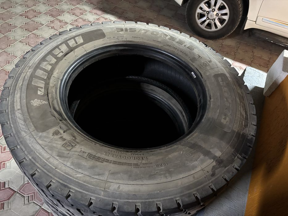 Продам резину в хорошем состоянии.JINYU.Размер 315.70.R22.5