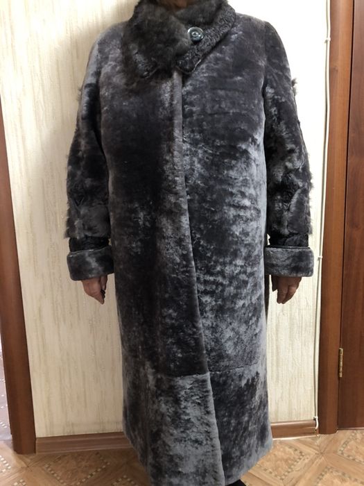 Шуба мутон(цигейка) с элементами норки и каракульчи,размер 52-54