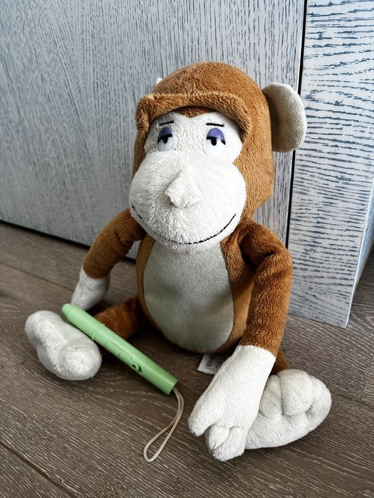 Maimuta cu pix florescent