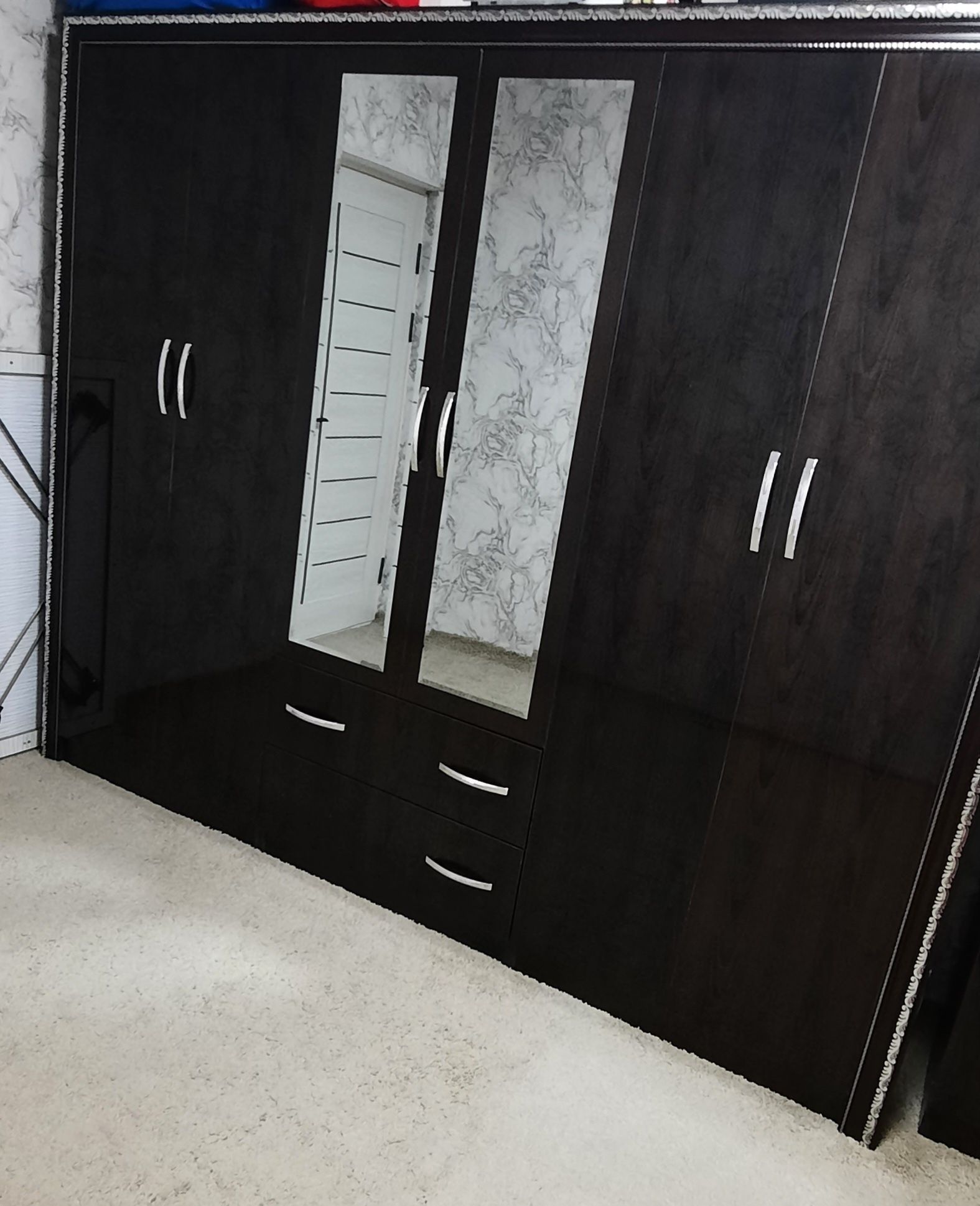 Спальный гарнитур 400 $