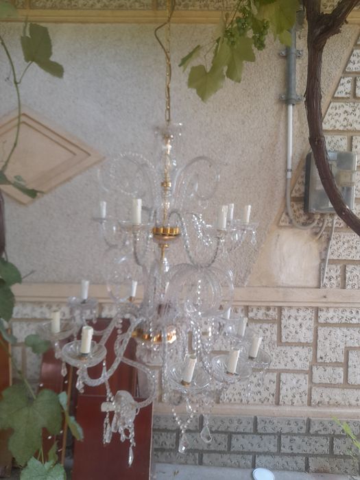 Candelabru lustra lampadar