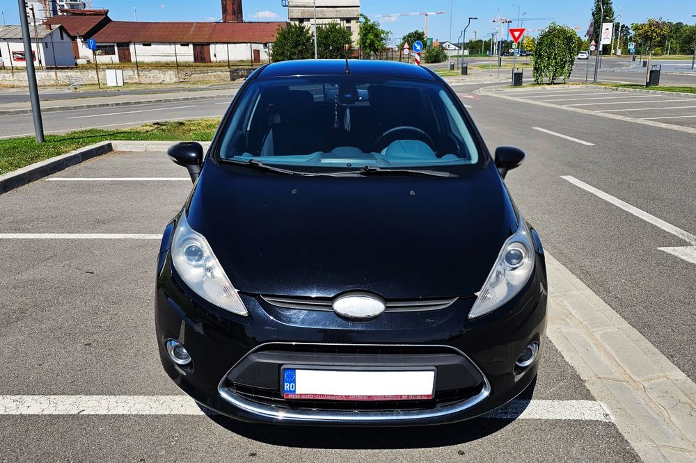 Vând Ford Fiesta 2010 1.6 tdci 90 cp