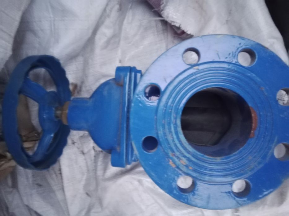 Продам срочно  новый