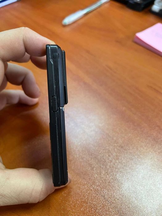 Телефон LG KG320