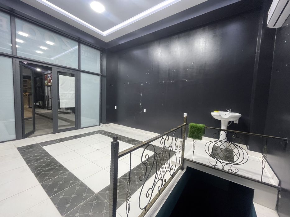 Magazin arendaga beriladi 25*25 kv podvali bilan