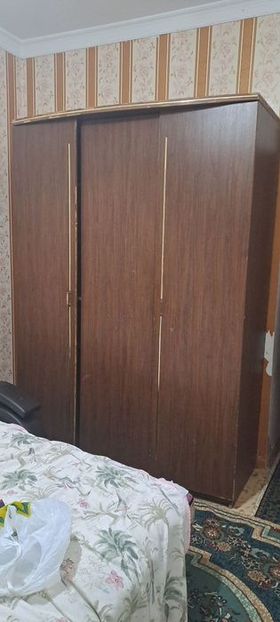 Продаеться шкаф очень вместительный