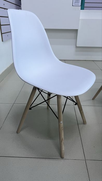 Обеденный стол/стулья. 80х80x75 см