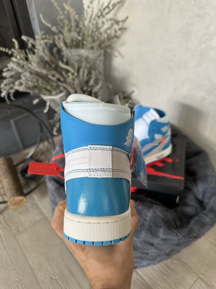 Air Jordan 1 Retro High Off-White University Blue