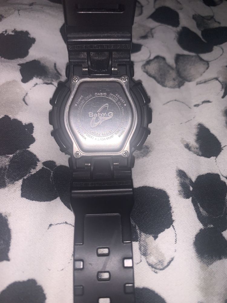 Часовник casio baby-g