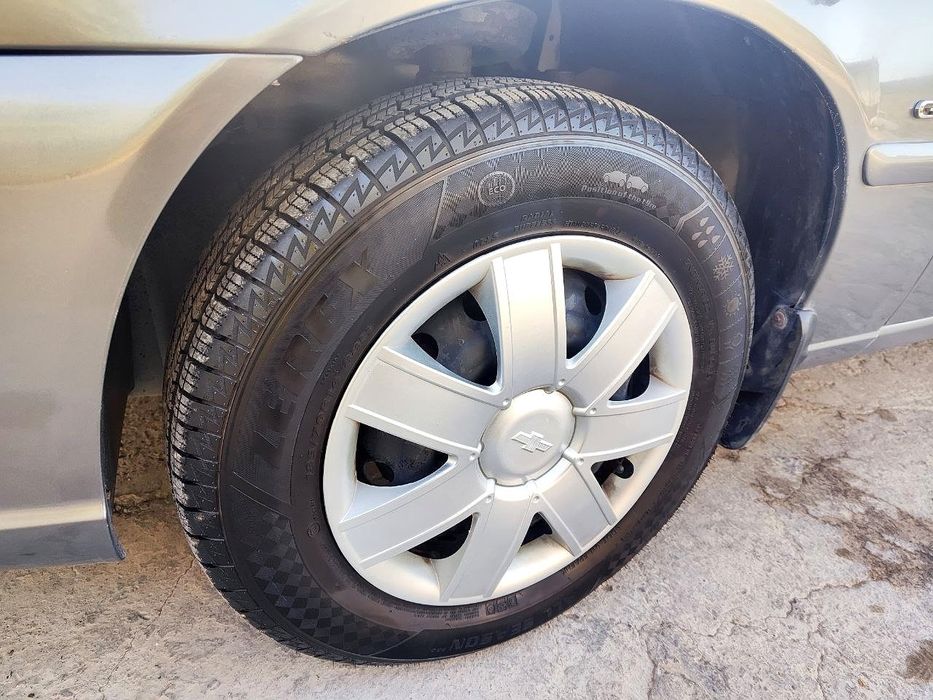 Продам  срочно Нексию 2