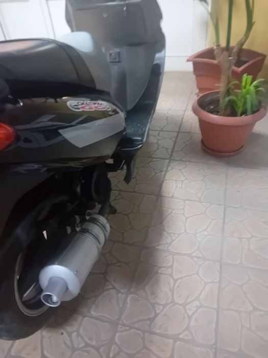 Scuter aproape nou 50 4t