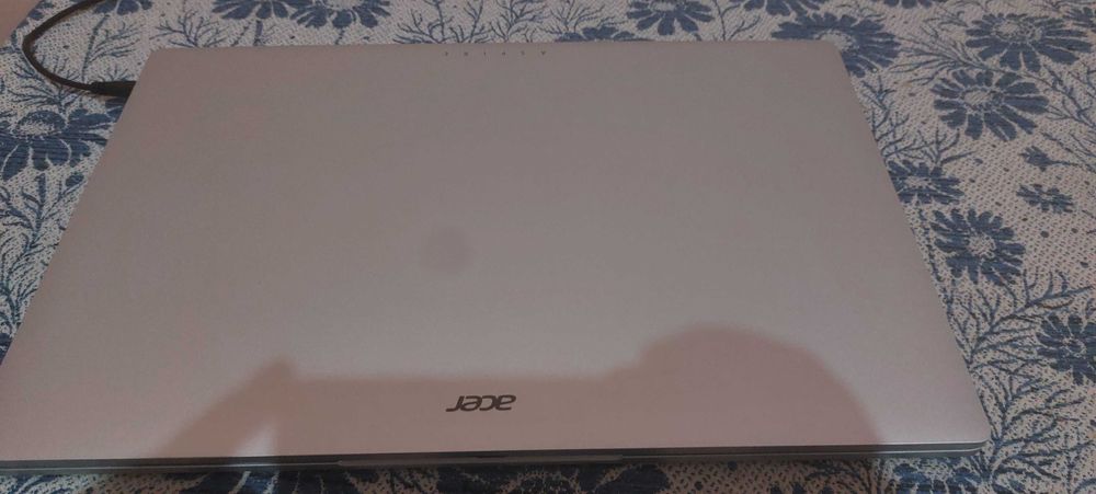 acer  srochni sotiladi