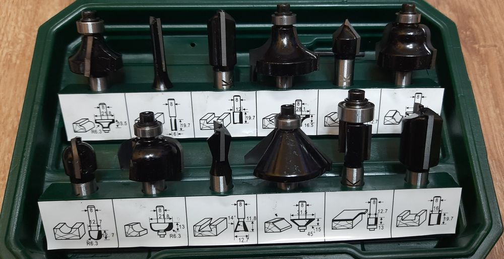 Trusa freze 12 piese diferite Parkside, Nou!