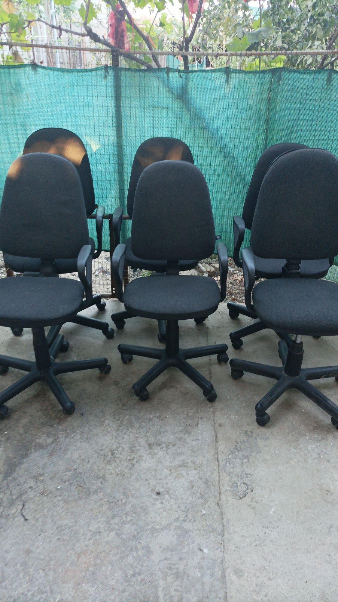 Продаётся офисные креслы