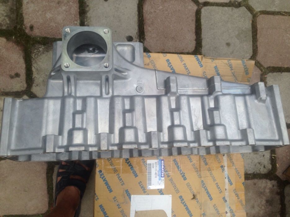 Запчасти на экскаватор коматсу