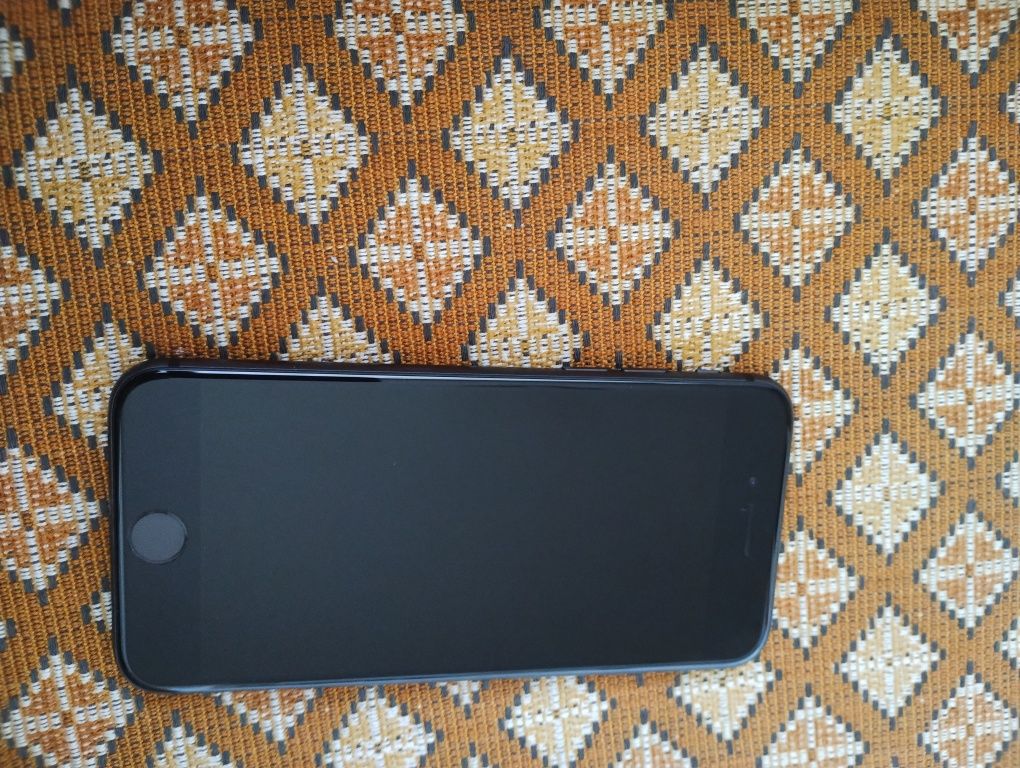 iPhone 8 заключен.