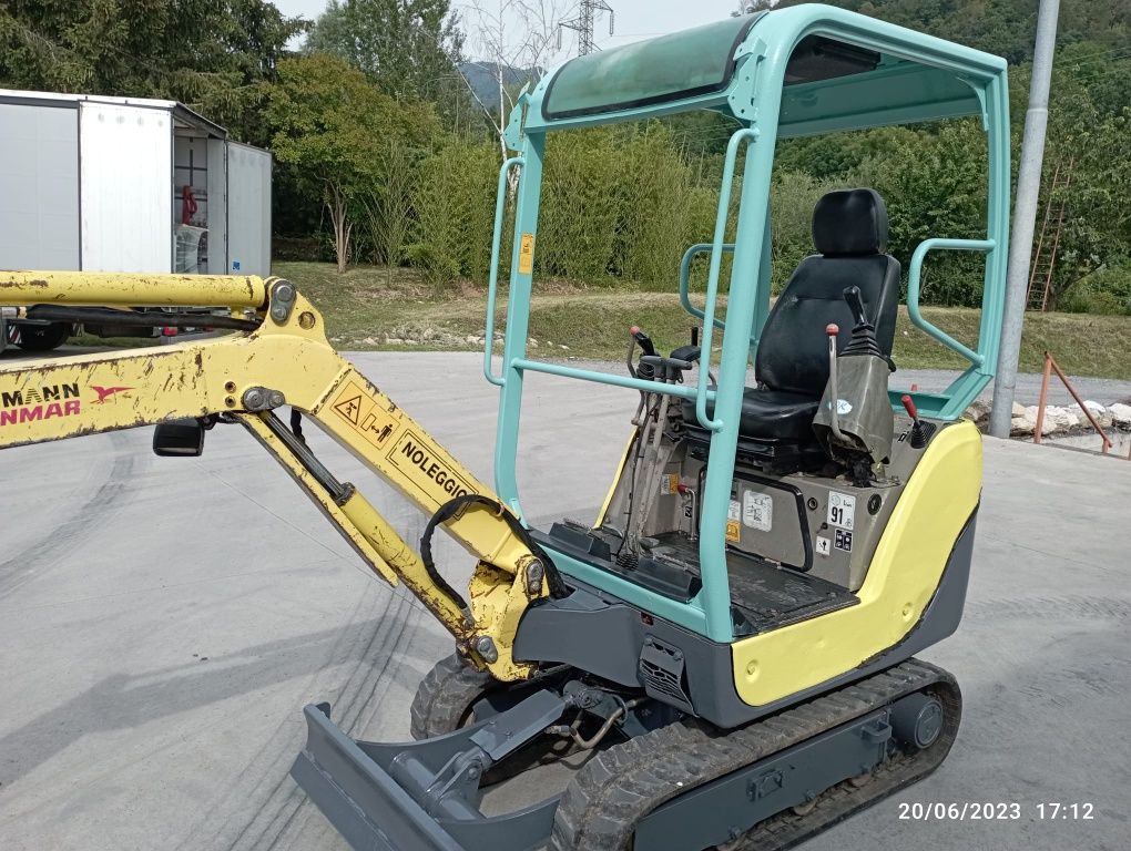 Vând escavator YANMAR SV17