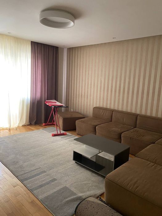 Сдаю 3 комнатная евро квартира со всеми удобствами возле метро Минор.