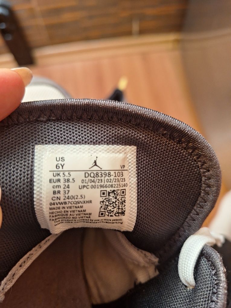 nike jordan stay loyal 2
