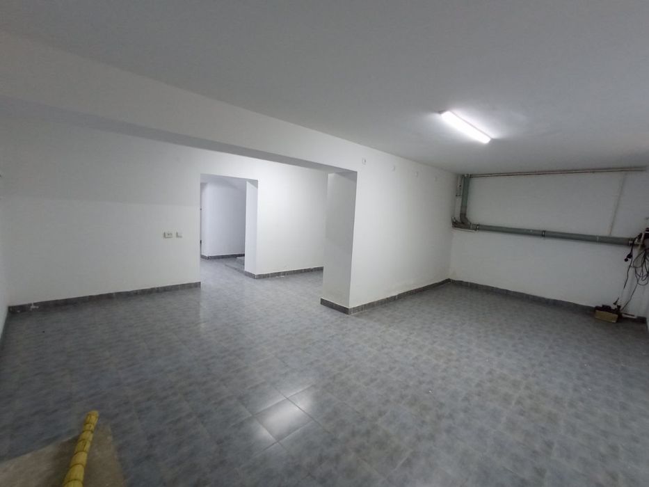 Своя Аренда помещений 300 м2. Цокольный этаж