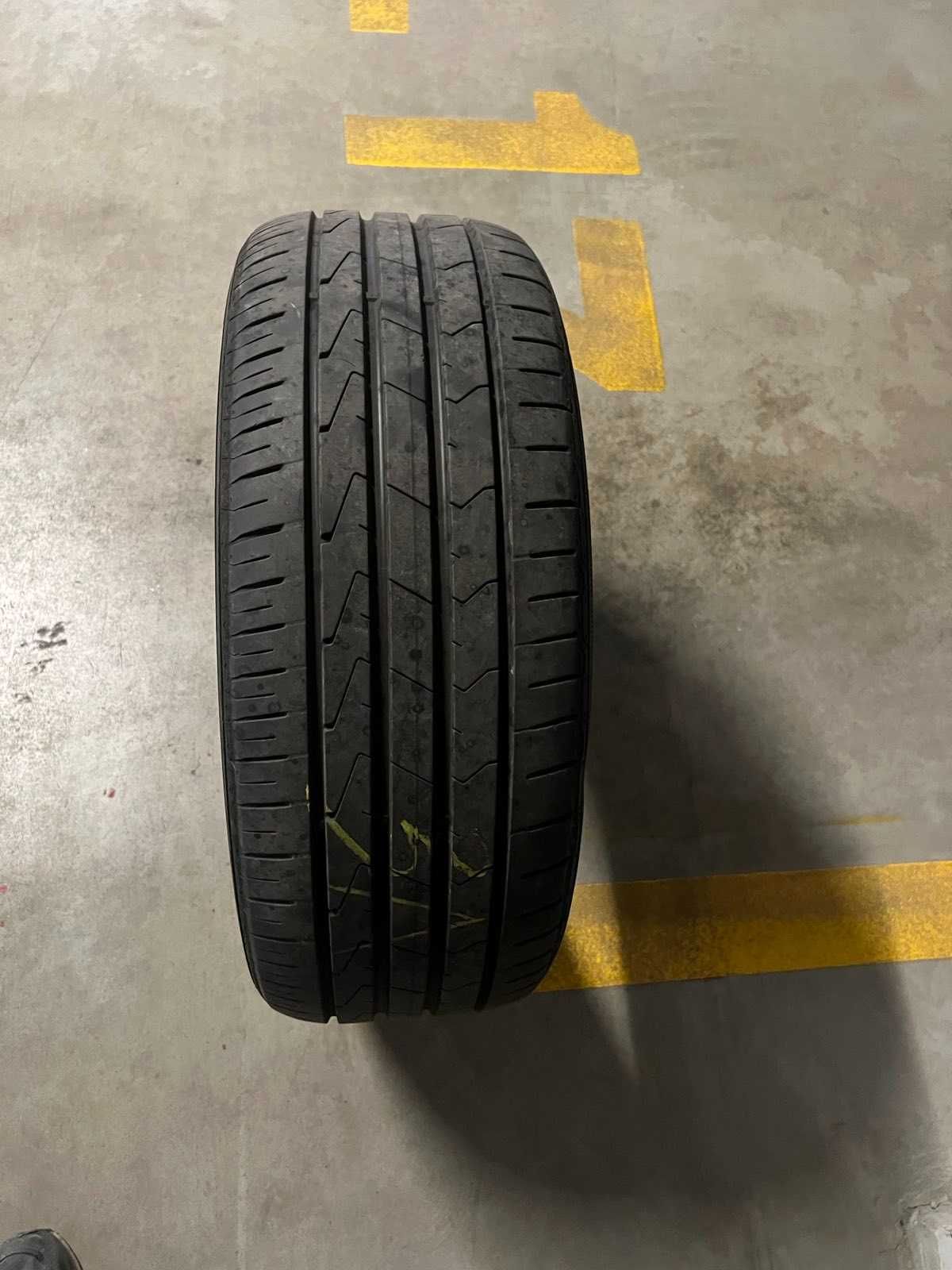Летни гуми Hankook 205/55 R16 много добро състояние .Без дефекти