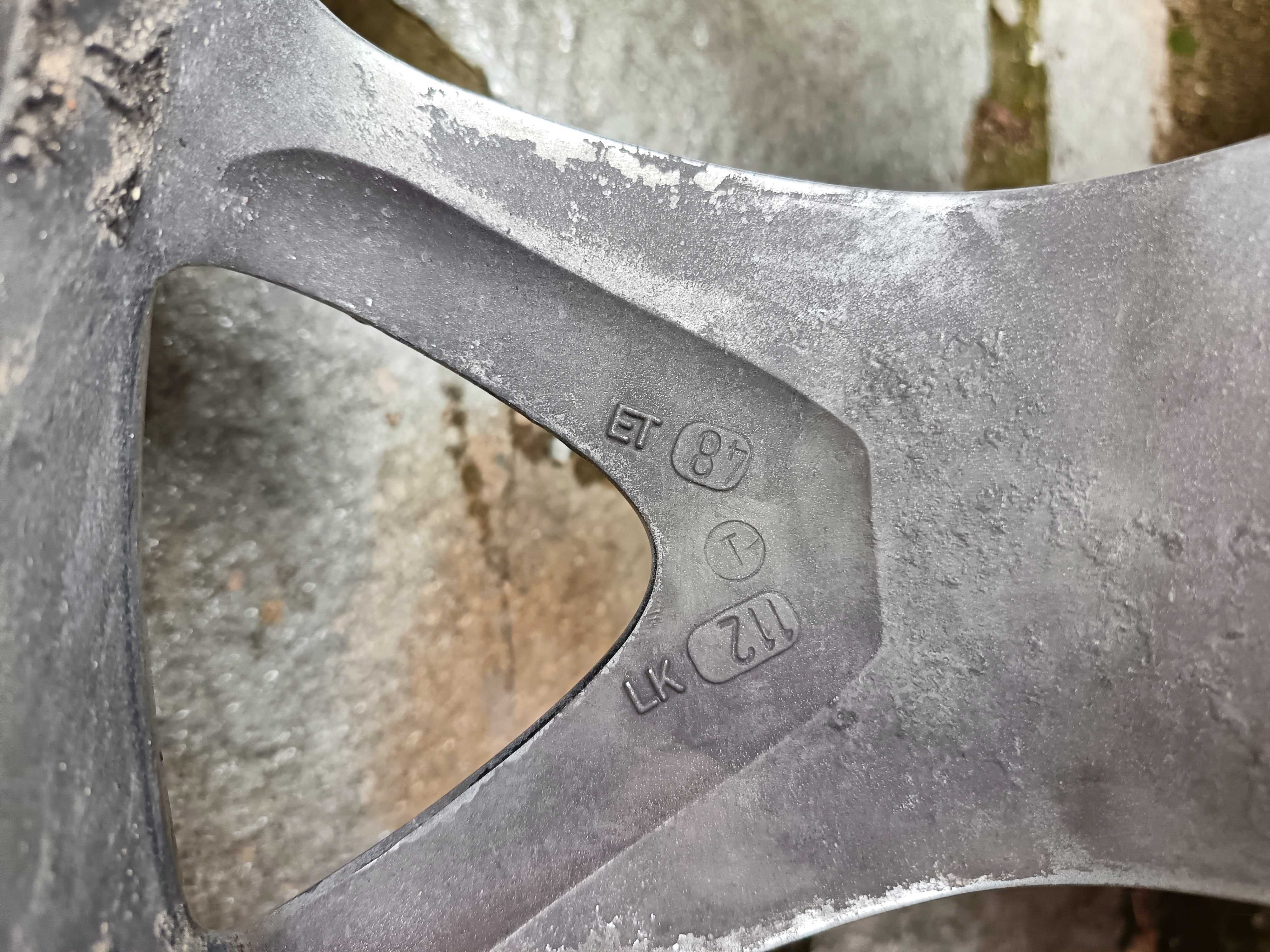 Джанти AEZ 5x112 20" със зимни гуми GoodYear