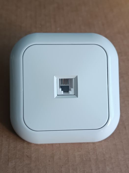 Розетка телефонная внутренней установки