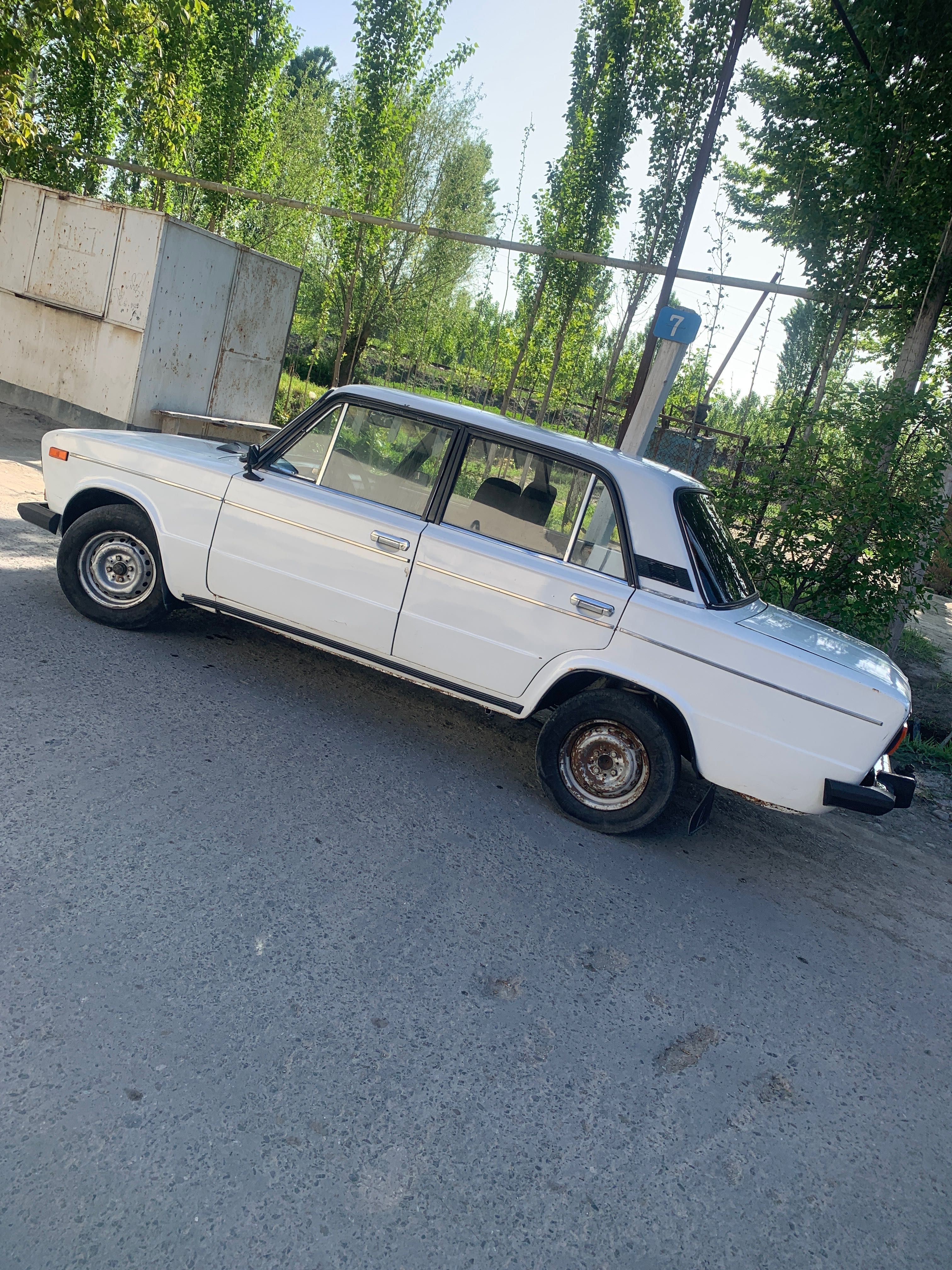 Mashina sotiladi vaz 2106