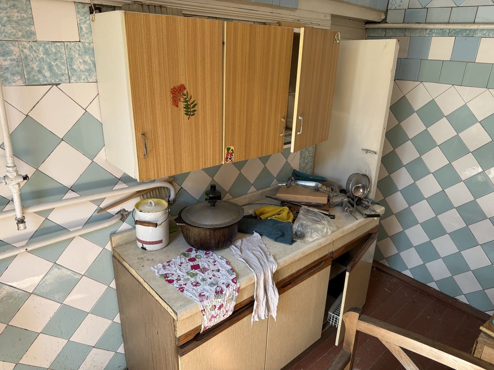 Старая мебель и техника