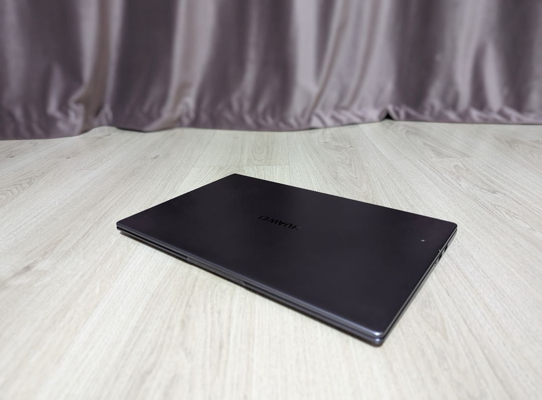 Отличный ноутбук Huawei на CORE i5 и SSD