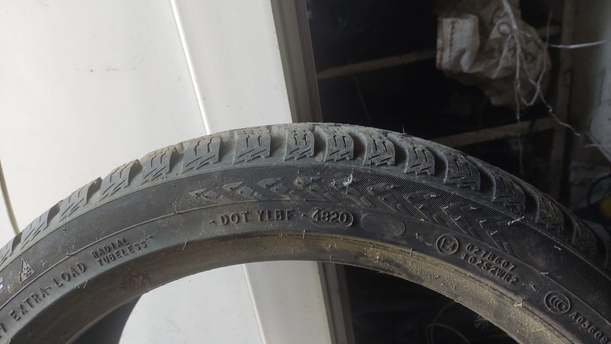 Гуми 225/40/18 DEBICA, NOKIAN всесезонни