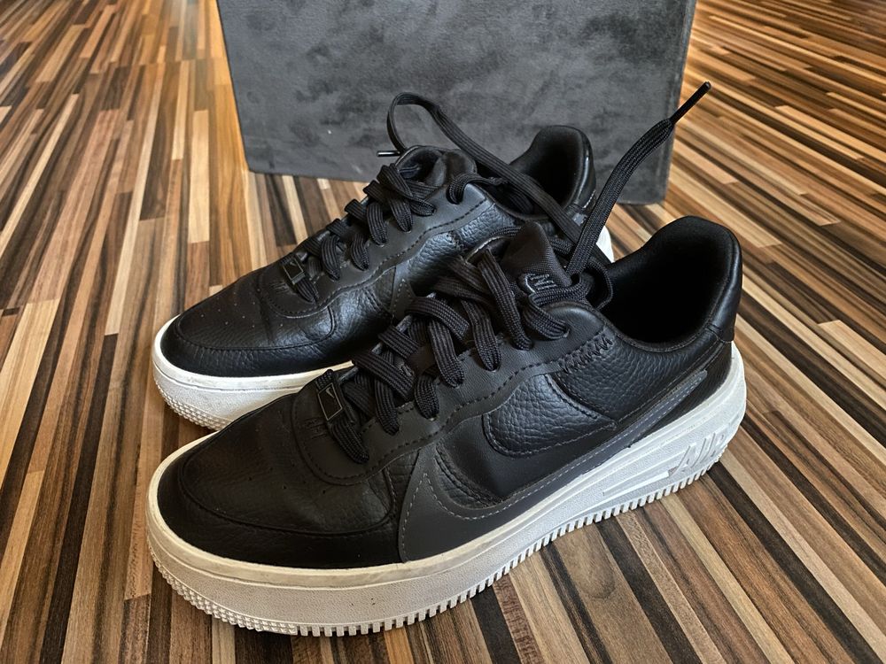 Nike Air Force 1  37.5