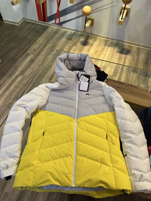 Продавам ски яке Lindeberg