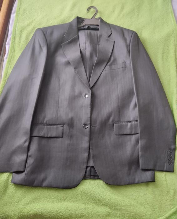 Продам мужской костюм