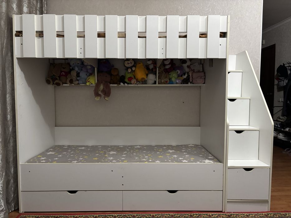 Двухъярусная кровать