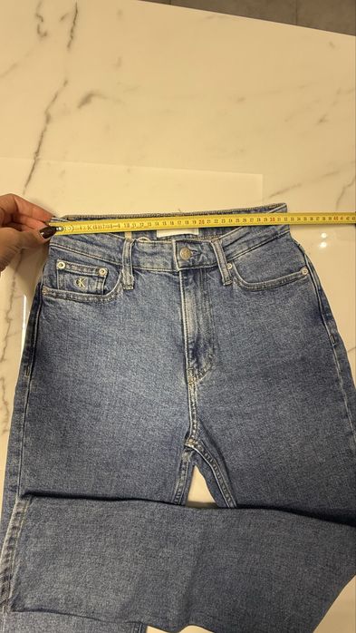 Дънки на Calvin Klein