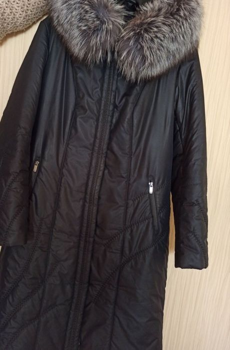 Продаю пуховик с песцом