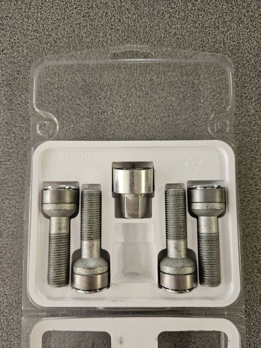 Секретни болтове McGard - М14х1.5 L45 A17 R- СФЕРА