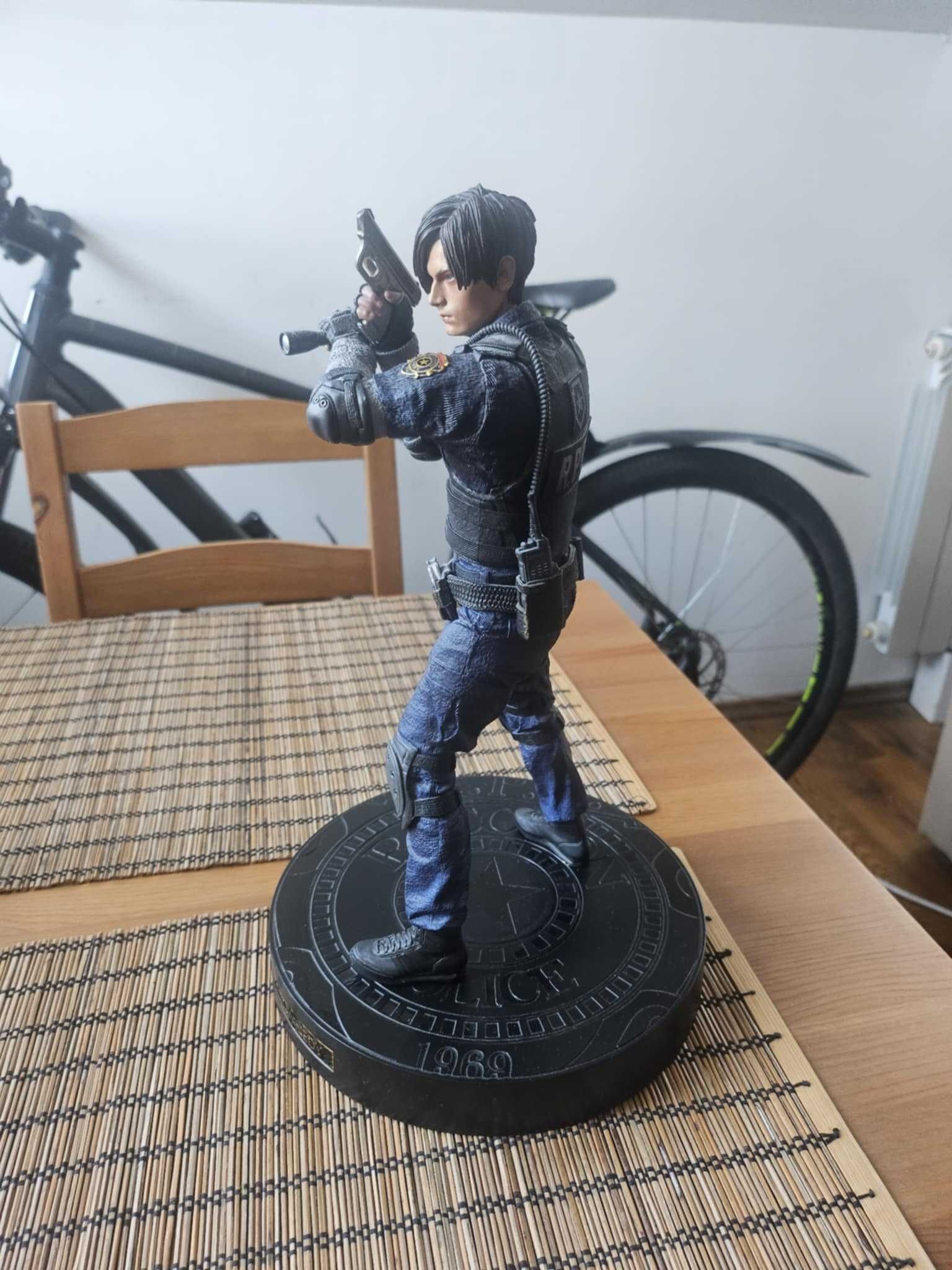 Resident Evil 2 Remake Collector's edition Leon statue PS4, PS5