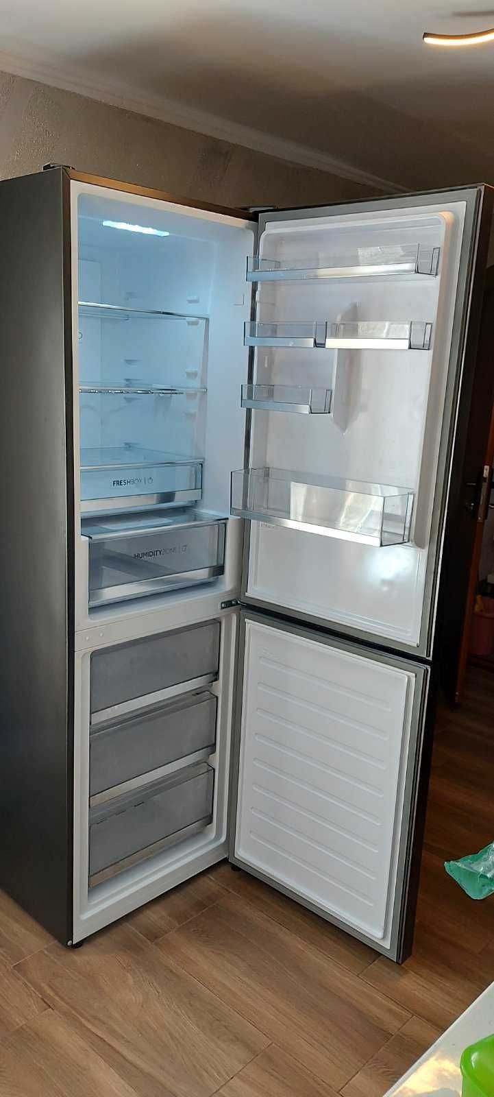 хладилник с фризер Haier HDW3618DNPD