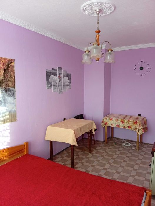 Давам под наем апартамент две стаи +бокс, обзаведен в добро състояние