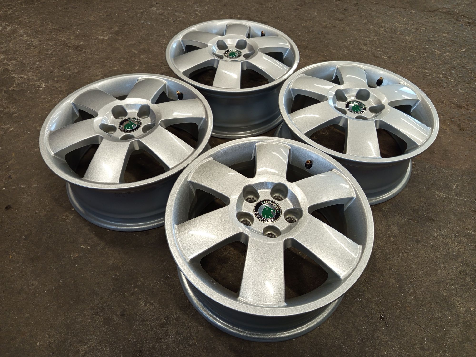 15'' Skoda Fabia Roomster Оригинални Джанти Шкода 5x100