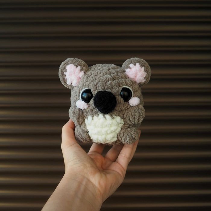 Koala croșetat manual din fir moale - jucărie handmade unicat