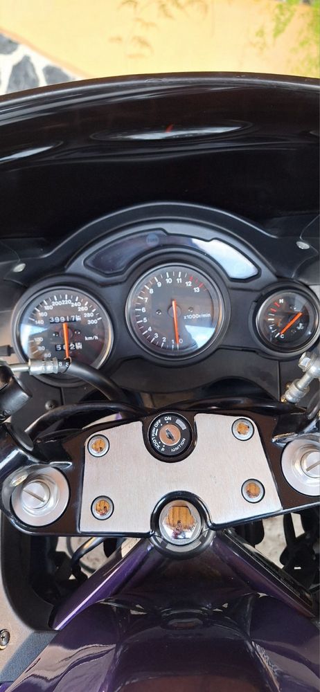 Suzuki RF900R 931CC