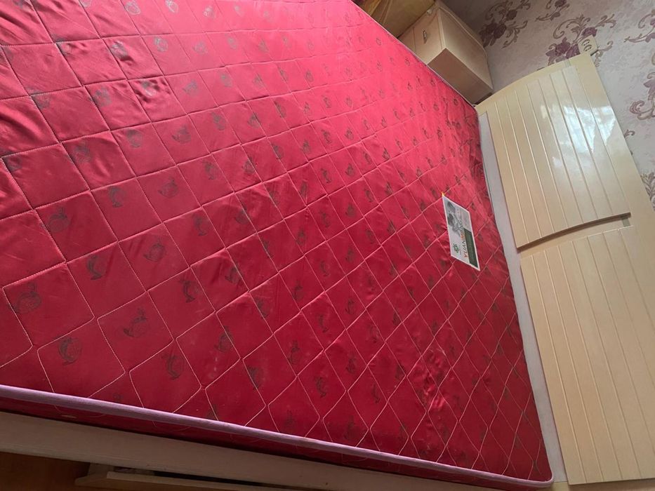 Двуспальная кровать 180*200