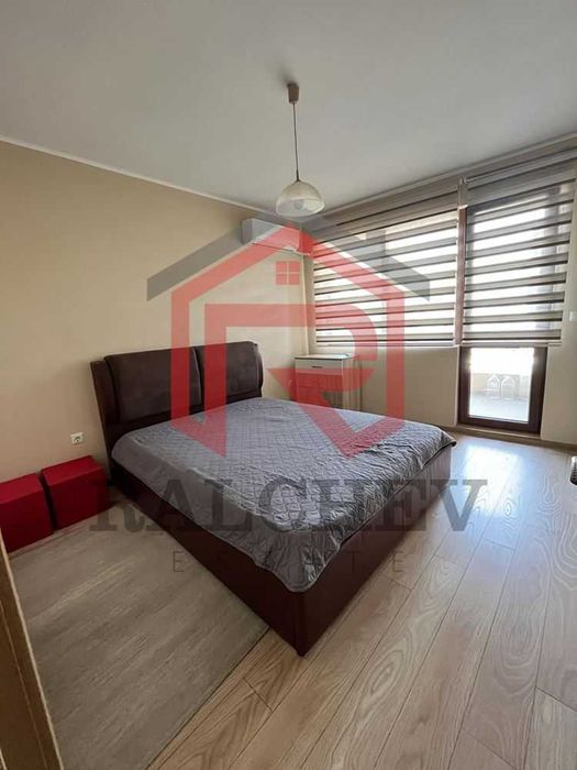 Tристаен апартамент с Паркомясто / Колхозен пазар