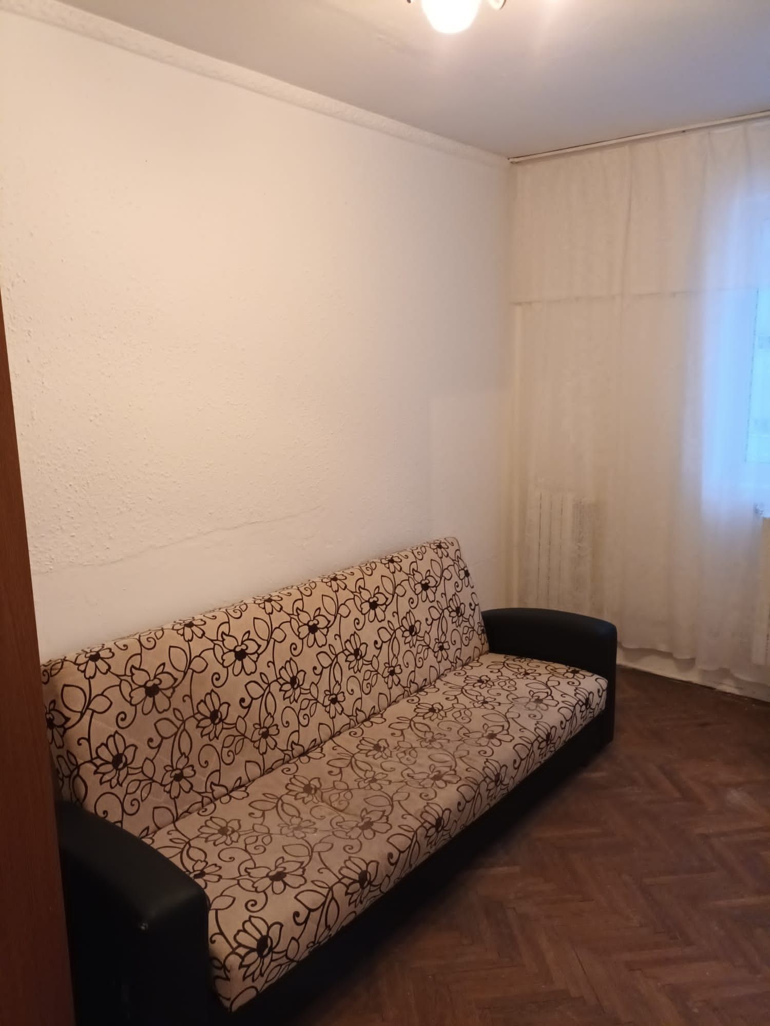 Vând apartament 2 camere zona Neptun