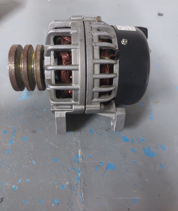 Генератор на автомобиль Волга, Уаз, Газель.