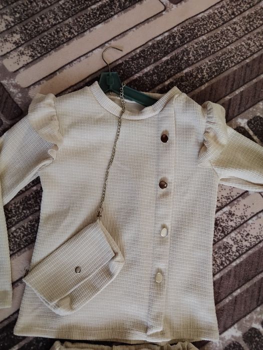 Елегантно  костюмче за момиче