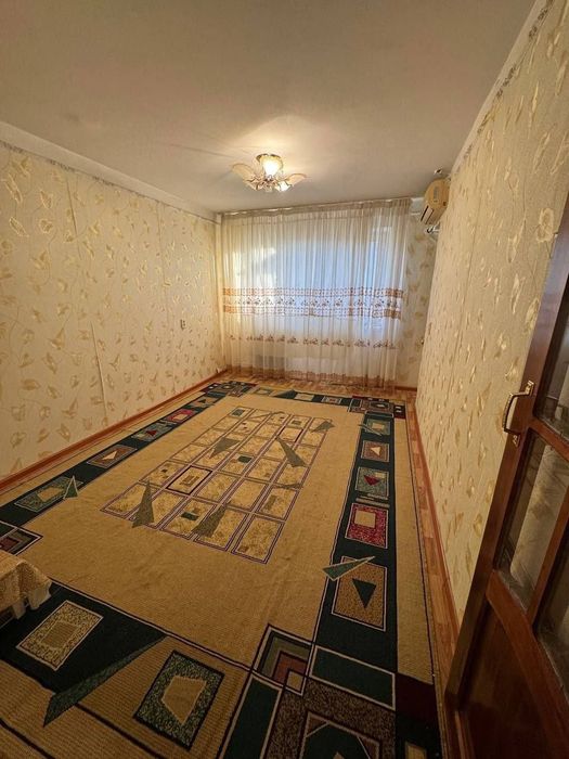 2 xonali kvartira sotiladi